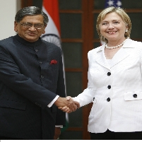 Clinton Finds New Business in India for Lockheed, Boeing, GE, Westinghouse