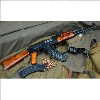Somalia Quiz Winner Given AK-47, Hand Grenades…and a Laptop