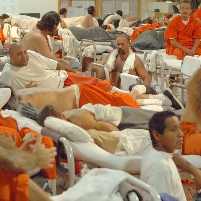 Schwarzenegger Suggests Outsourcing California Prisoners to Mexico