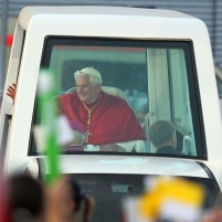 Pope Accused of Breaking Seat Belt Law in Popemobile