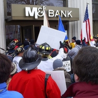 Wisconsin Firefighters Withdraw Money from Bank that Funded Gov. Walker