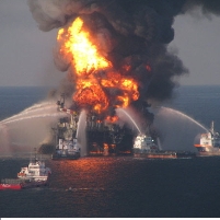 Why Did Leaking Oil Rig Lack Safety Switch Used in Other Countries?