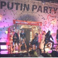 Gorbachev and Strippers Split Over Putin Return