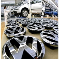 For German Carmakers, U.S. Workers are a Bargain